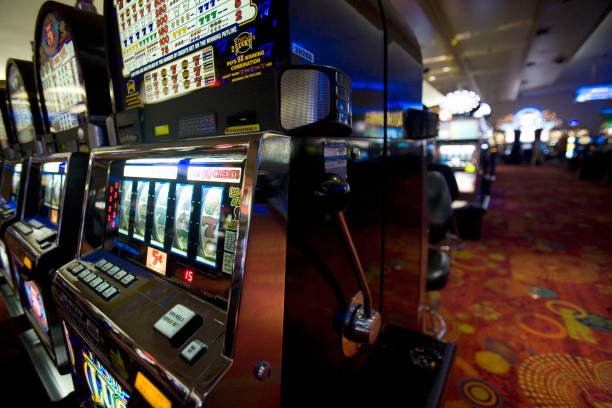 Sic Bo: Three-dice outcomes with up to 60:1 payouts Sic Bo dice cage and betting layout on hepi8