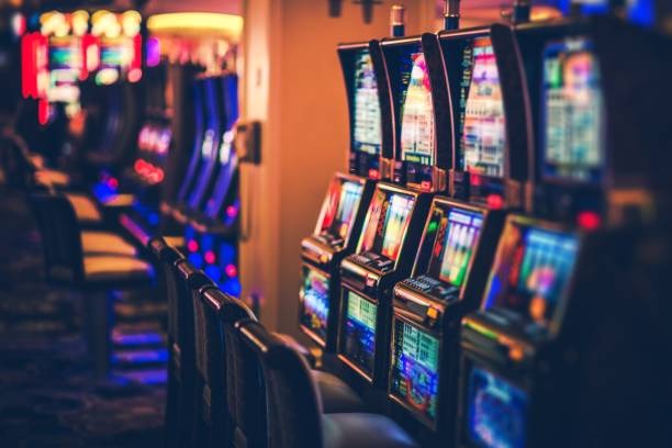 Pretty Gaming studio at hepi8 with live dealers for Andar Bahar, Teen Patti, and Crazy Time